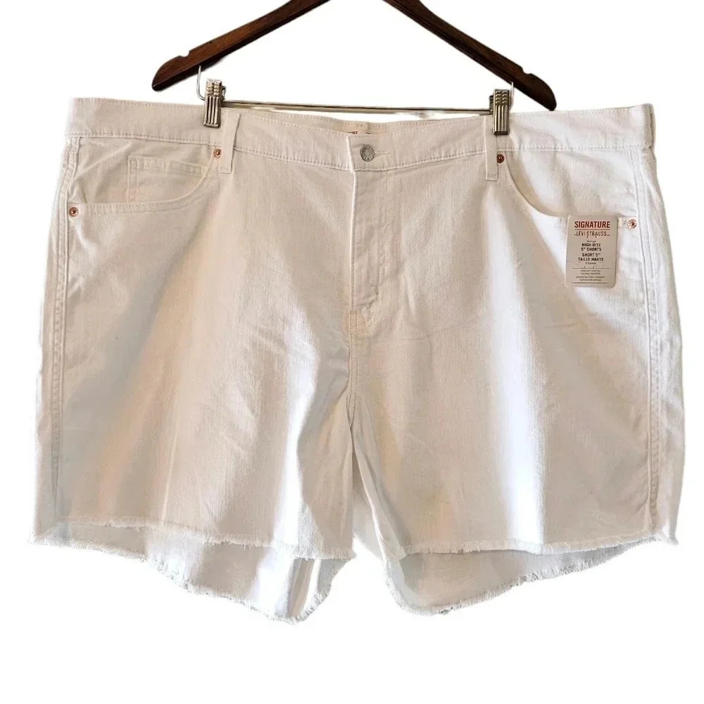Signature by‎ Levi Strauss & Co. High Rise Plus Size  Heritage Denim Shorts 28W.